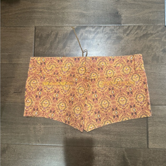 LF Patterned Shorts - Picture 2 of 3